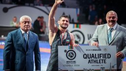 Айк Мнацаканян донесе трета олимпийска квота за българската борба
