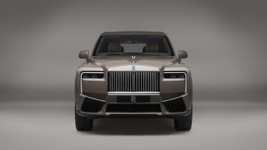 Rolls-Royce Cullinan получи ново лице и осветена решетка