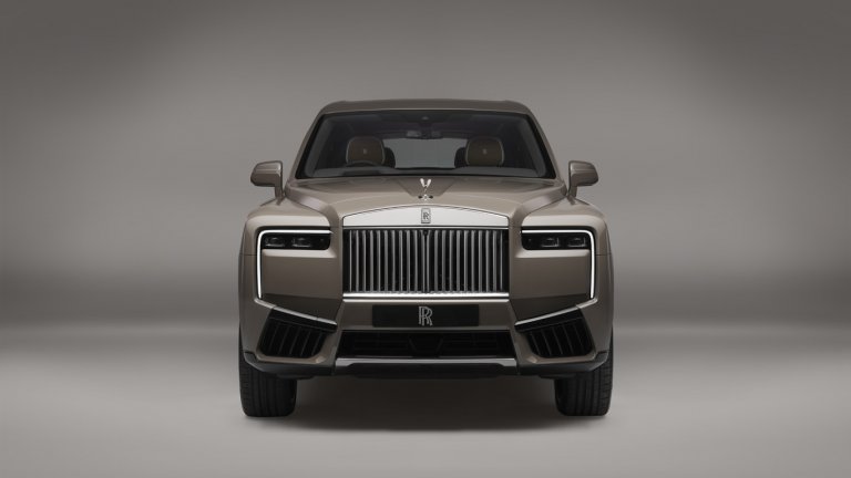 Rolls-Royce Cullinan получи ново лице и осветена решетка