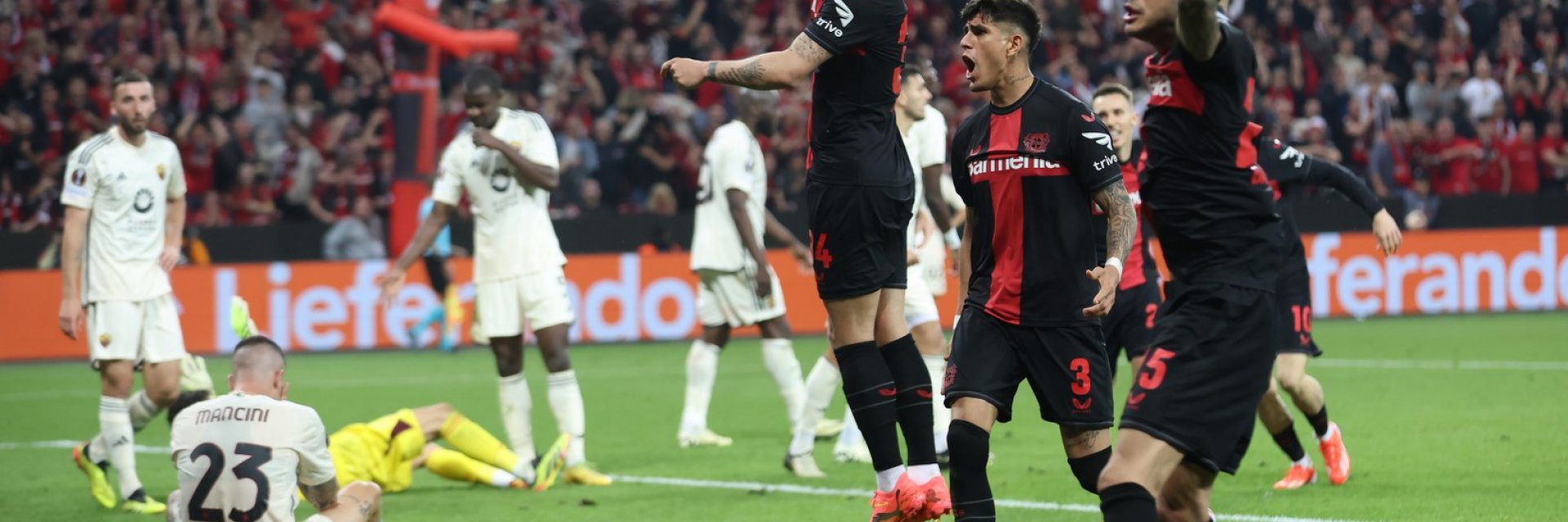 Те го направиха отново! Леверкузен опази серията си и помирисва требъл