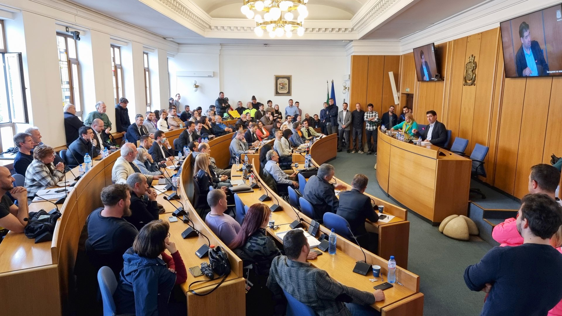 Транспортната комисия към Столичния общински съвет заседава по повод реорганизацията на движението в центъра на София