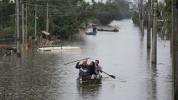 Нови дъждове в бразилския щат Рио Гранде до Сул, пострадал тежко при предходни валежи