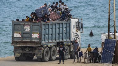 Хората трябва да се насочат към разширената хуманитарна зона в