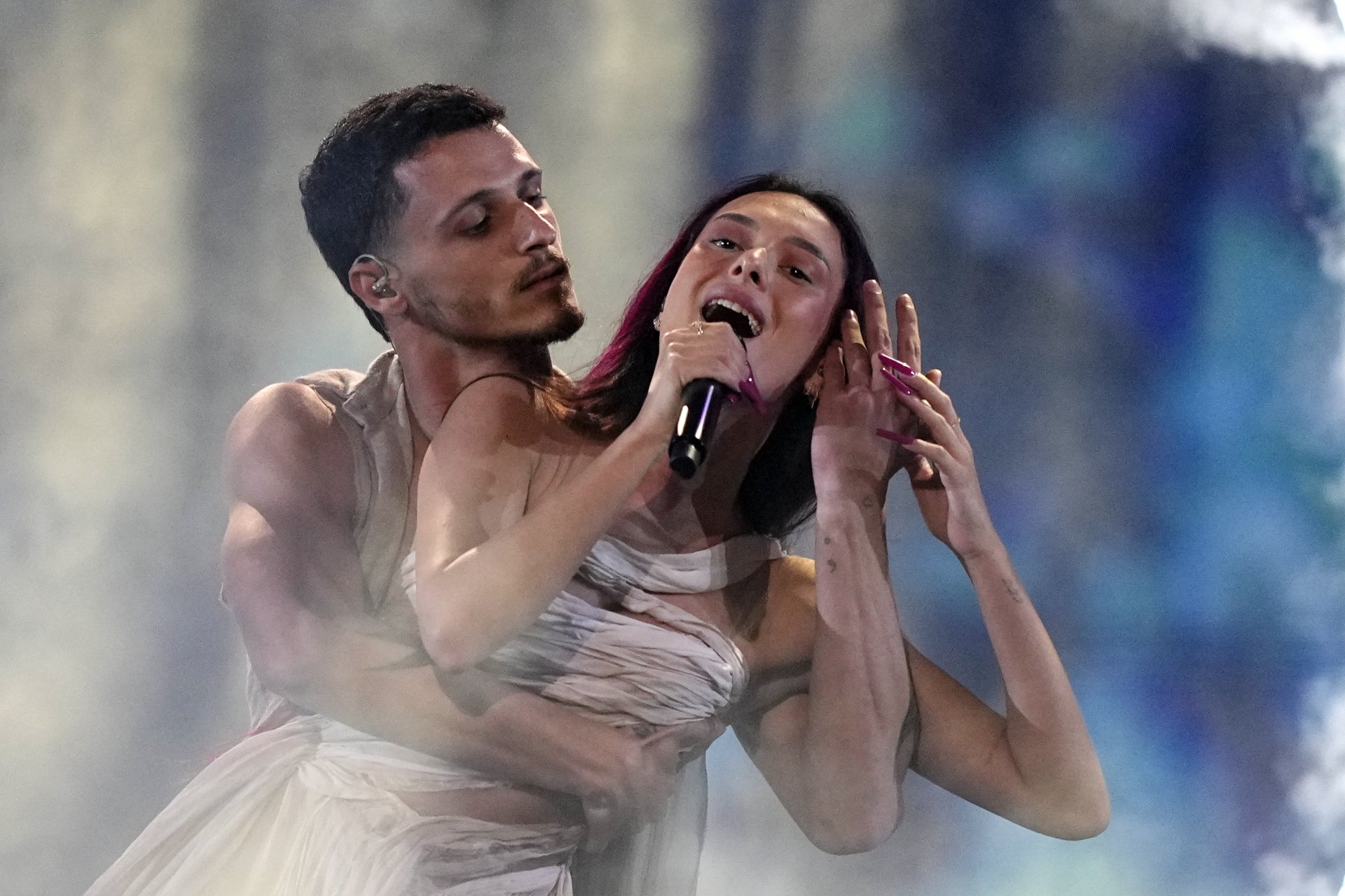 Den israelske Eurovision-deltakeren Eden Golan fremfører sangen hennes "Orkan" på generalprøven til finalen i sangkonkurransen