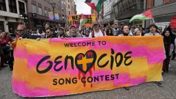 Скандал в "Евровизия" заради Газа: Норвежката водеща се оттегли, протест блокира Малмьо