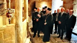Димитър Главчев и ръководената от него делегация посетиха църквата "Св. Димитър" в Солун