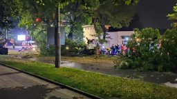 Джип се разцепи на две при тежък удар в Пловдив, загинаха момиче и момче на 20 и 21 години