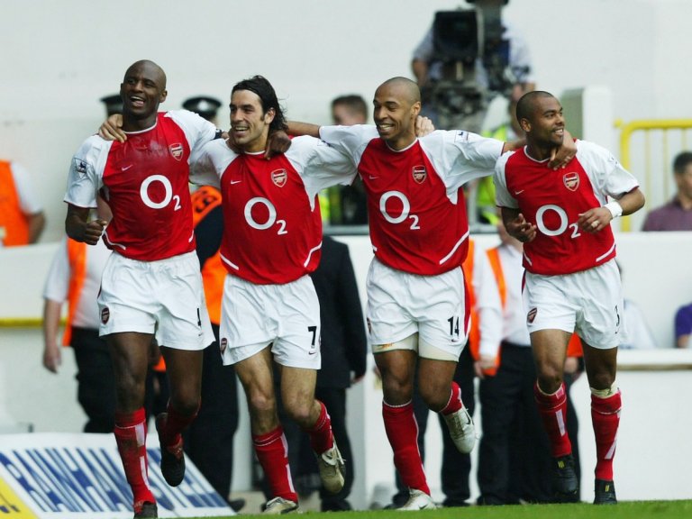 20 години след Непобедимите: Има ли прилики между онзи и сегашния Арсенал?