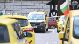 Таксиметровите шофьори започват безсрочен протест срещу закриването на стоянки в София