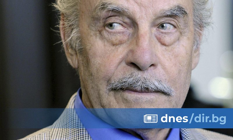 Фрицъл, който вече е променил името си, държал дъщеря си