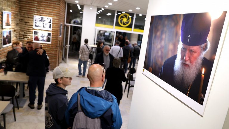 Обновеният Клуб на фоторепортера бе открит с изложба на 29 автори