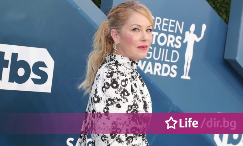 Christina Applegate : J'ai souffert d'anorexie alors que je jouais dans le film « Marié avec des enfants » Christina Applegate : J'ai souffert d'anorexie alors que je jouais dans le film « Marié avec des enfants »