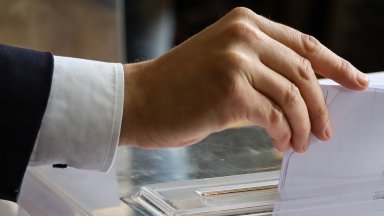 В полунощ изтече крайният срок в който българските граждани могат