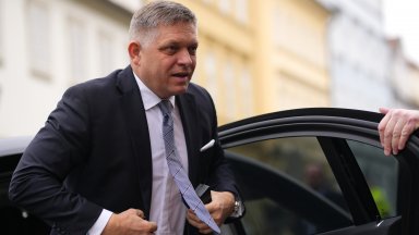 Стрелбата срещу премиера на Словакия тласна страната в напълно неизследвана територия