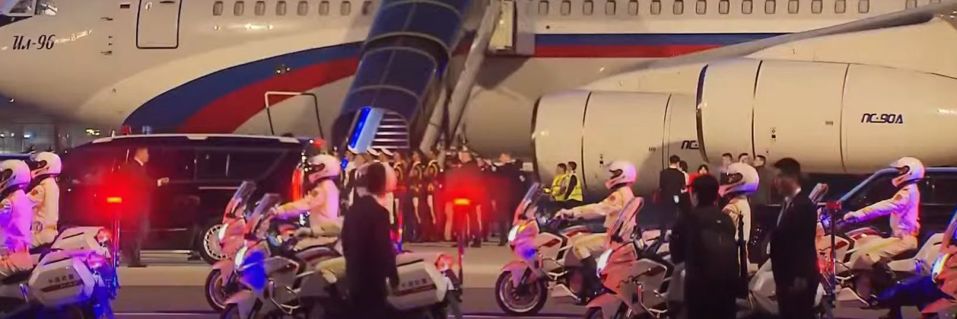 Путин заздравява стратегическата връзка със Си, вижте как беше посрещнат (видео) 