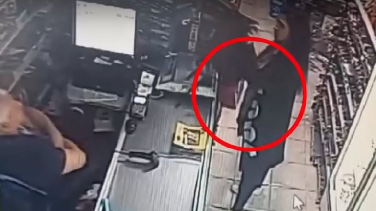 Млада жена обикаля магазини в София и краде кутии за дарения (видео)