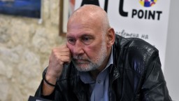 Намерен е автентичен автограф на Софроний Врачански