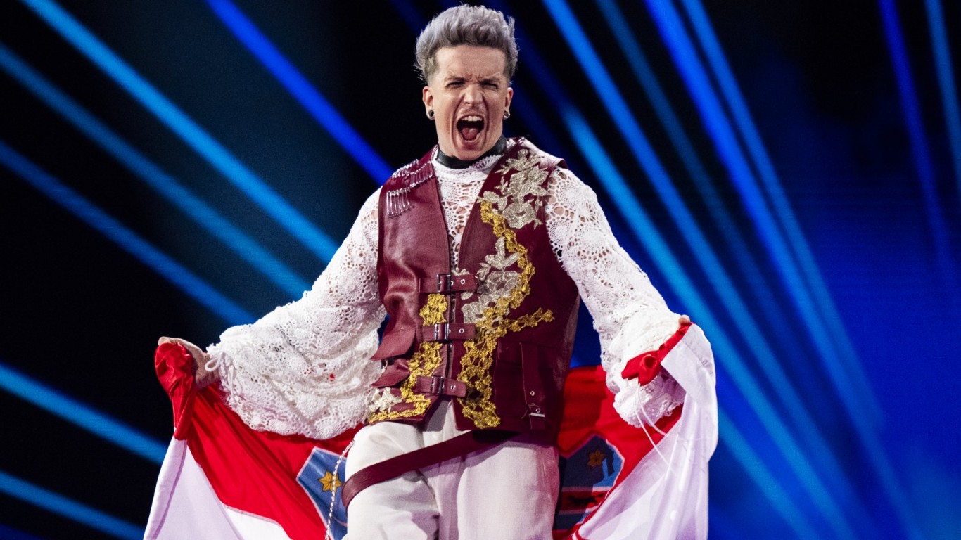 Бейби Лазаня се отказа от наградата, която му отпусна правителството за второто място на "Евровизия"