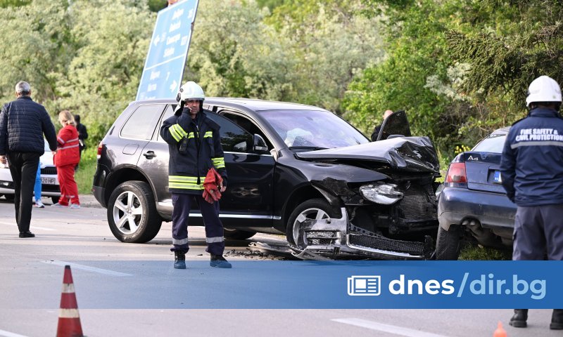 Кола на НСО, в която са се возили съпредседателят на