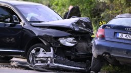 Причините за катастрофата с колата на НСО край Аксаково са липса на видимост и скорост над 140 км/ч