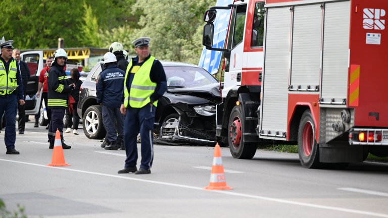 Главчев нареди проверка асфалтиран ли е пътят край Аксаково след катастрофата с кола на НСО