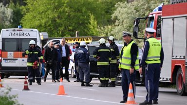 Състоянието на ранената при катастрофа с кола на НСО остава тежко, разпитаха Кирил Петков