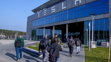 Tesla получи разрешение да разшири завода си в Германия