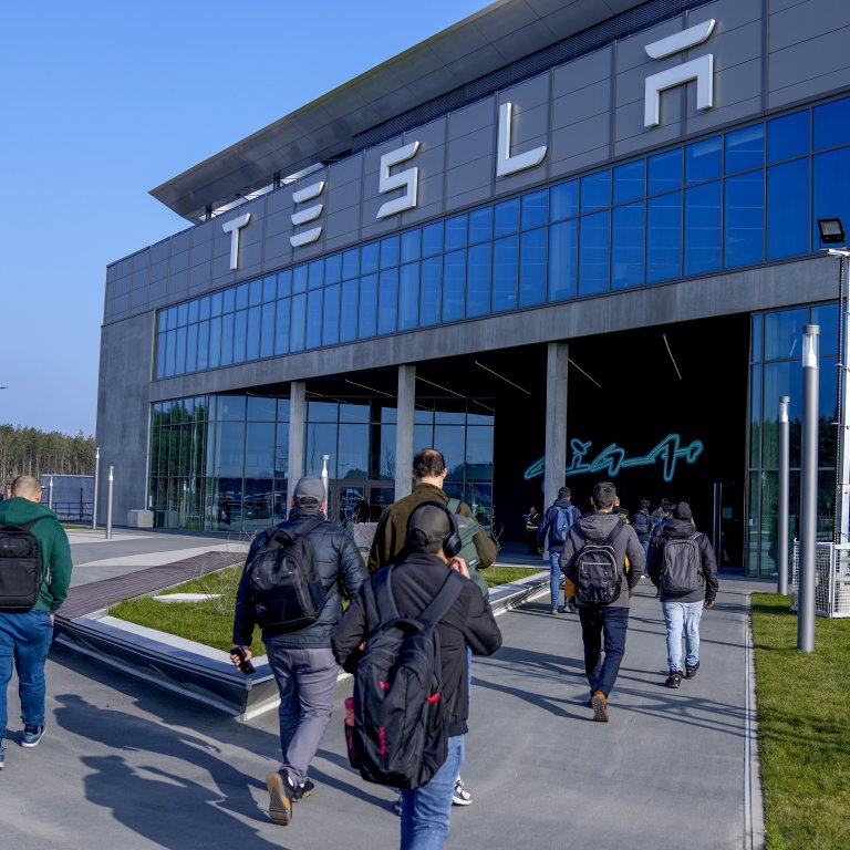 Tesla получи разрешение да разшири завода си в Германия