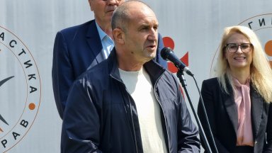 Крайно опасно е страстите между Русия и Украйна да се