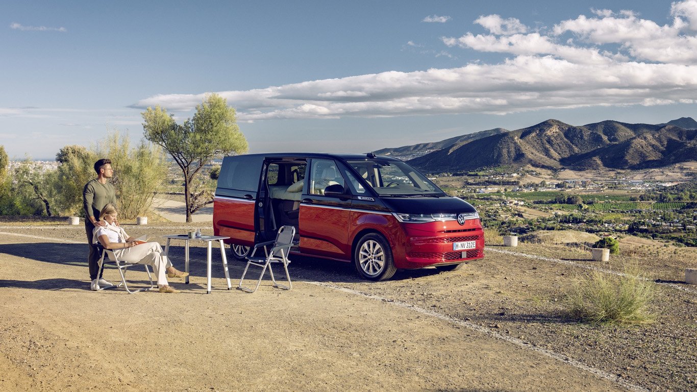 Volkswagen Multivan е готов за пътешествия с преспиване