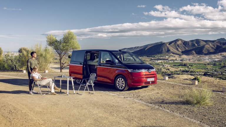 Volkswagen Multivan е готов за пътешествия с преспиване