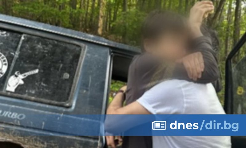 По думите му, когато Сашко го видял, се стреснал. Спрях