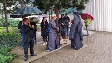 Снимки от днешниете избори които ще повлияят и на вота