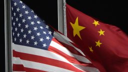 Китай санкционира няколко американски компании заради износ на оръжие за Тайван