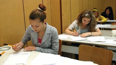 Над 2900 зрелостници са подали заявления да се явят на