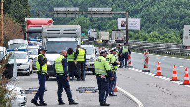 Катастрофа преди тунел предизвика километрично задръстване по магистрала Инцидентът е станал около