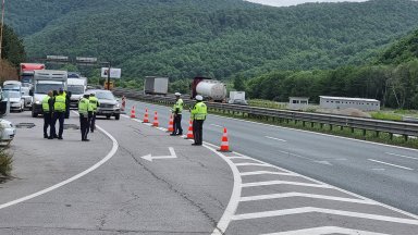Поради движението в посока Варна при 17 и и 60 и км