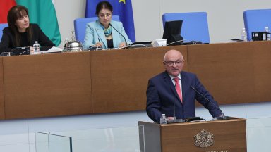 Депутатите изслушват Главчев за предстоящата среща на НАТО