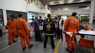 Пътник загина, а десетки са ранени при силна турбуленция по време на полет от Лондон до Сингапур (снимки/видео)