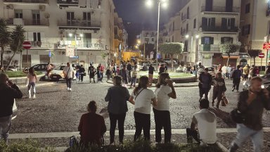 Евакуираха женски затвор до Неапол заради земетресението във Флегрейските полета (видео)
