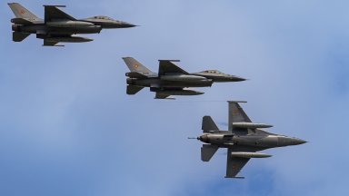 Пентагонът договори средства за радиоелектронна борба за Ф-16, включително за България