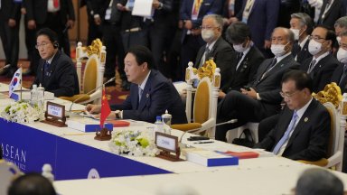 В неделя южнокорейският президент Юн Сук йол ще проведе двустранни