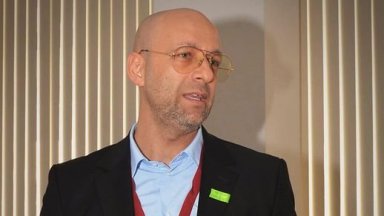 Успях да доловя изключително подвеждане в целия запис който протича