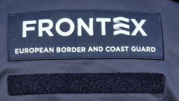 Фронтекс е заподозряна незаконно изтласкване на мигранти в Егейско море , замесиха и български кораб 