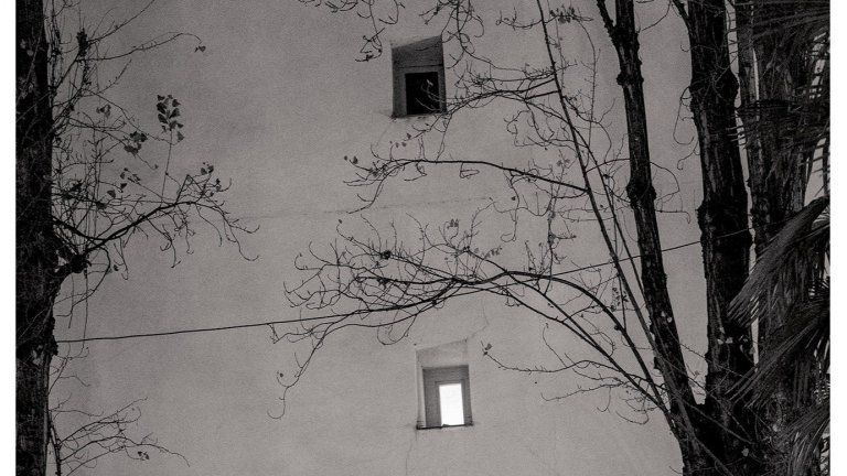 "Близо и далеч"  - една изложба на фотографката Виолета Апостолова - Лети