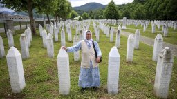 Чия "победа" е резолюцията на ООН за геноцида в Сребреница 