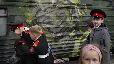 В южния град Владикавказ този месец тийнейджъри в камуфлажни униформи