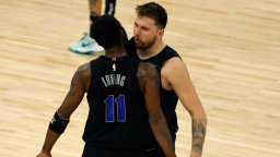 Безмилостният Лука угаси светлините в Минеаполис и Далас докосва финал в NBA