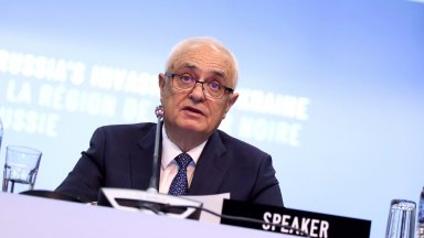 Имаме предвид европейската резолюция от 25 април т г за нови