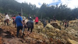 Стотици жертви и над 1100 затрупани къщи от огромно свлачище в Папуа Нова Гвинея